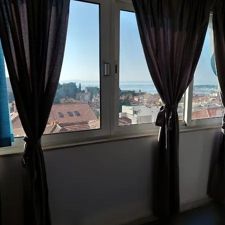 Bella Vista Split